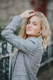 Zoe K.